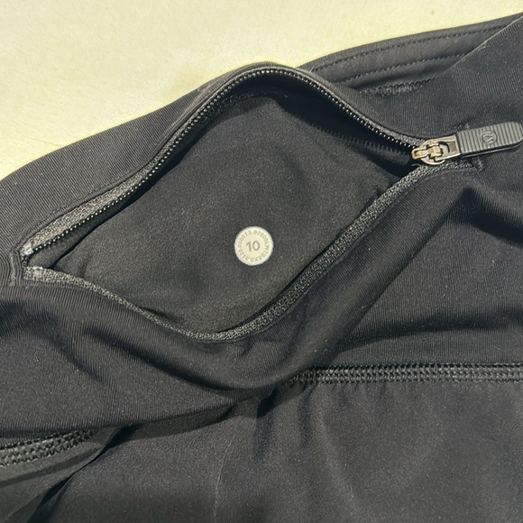 Lululemon athletic shorts in black size 10 - Picture 3 of 3
